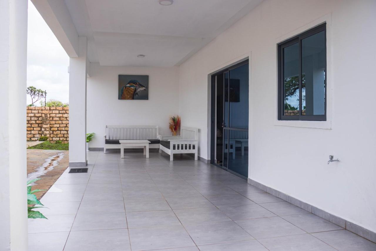 4 U Luxury Bungalows Diani 迪亚尼海滩 外观 照片