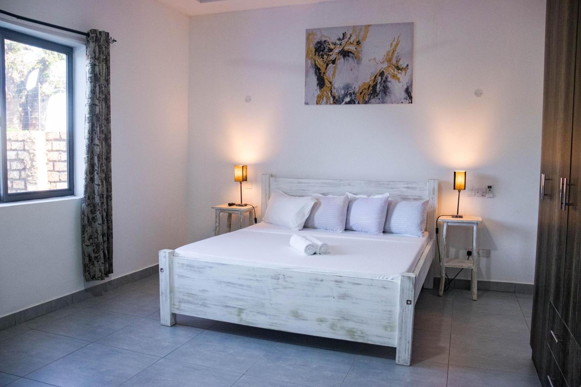 4 U Luxury Bungalows Diani 迪亚尼海滩 外观 照片